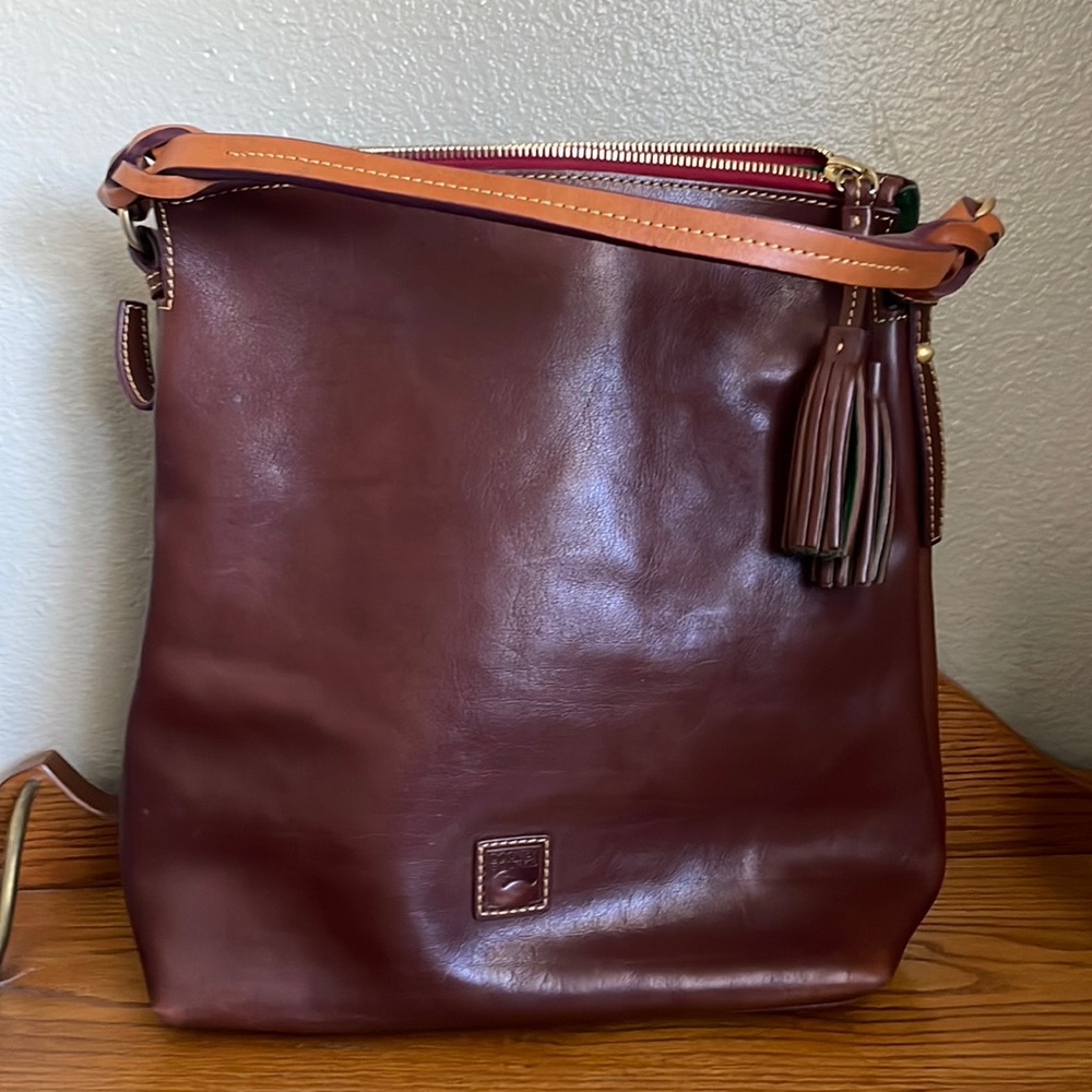 NWOT Dooney and Bourke hobo twist bag